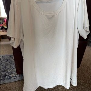 Nike Women's Essential White Short Sleeve Tee